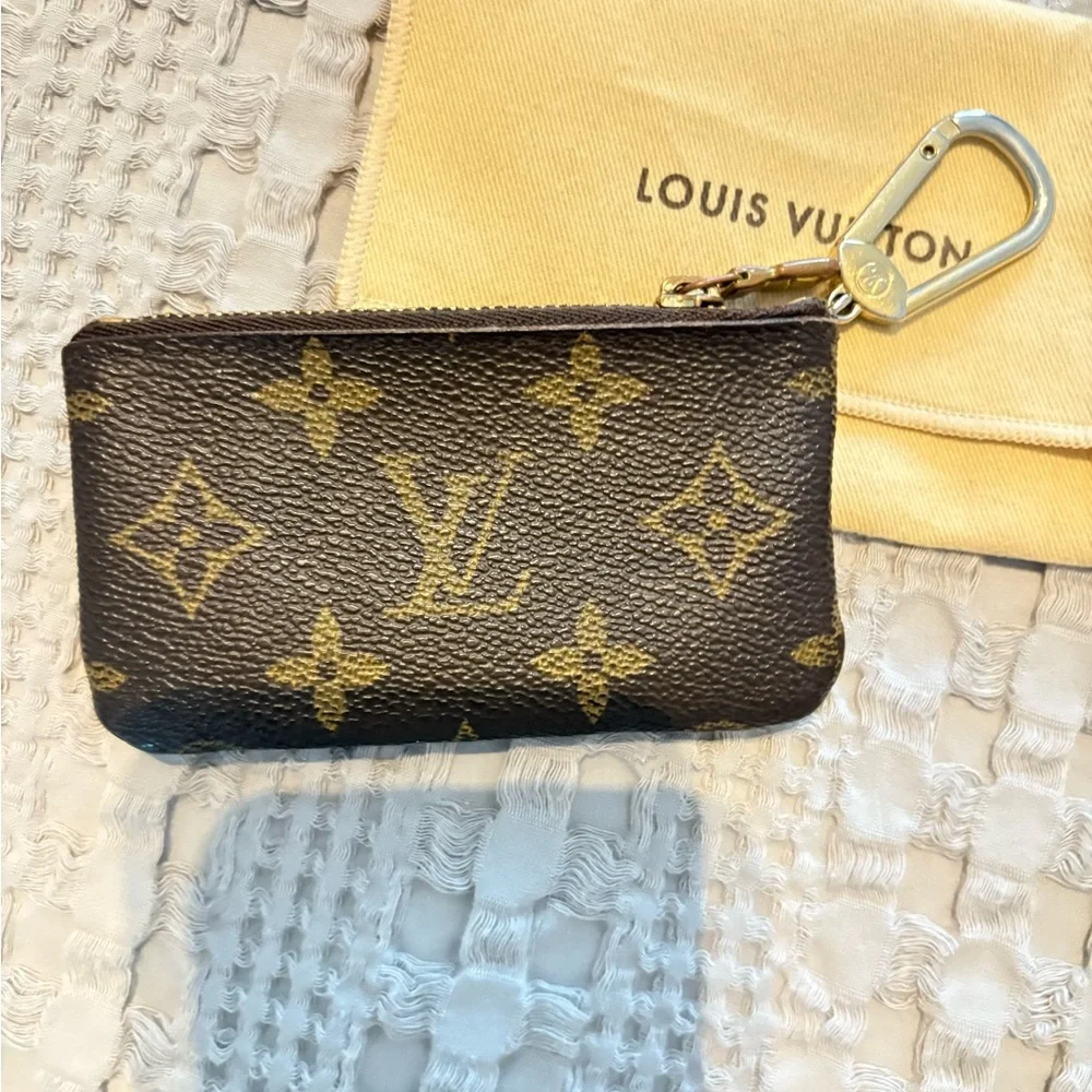 Louis Vuitton Monogram Key Card Pouch Holder - Picture 2 of 6